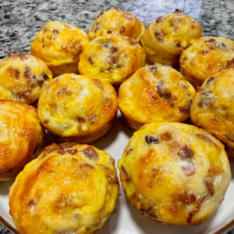 Breakfast Pinwheel Muffins